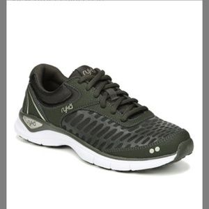 Olive and black Rÿka tennis shoes